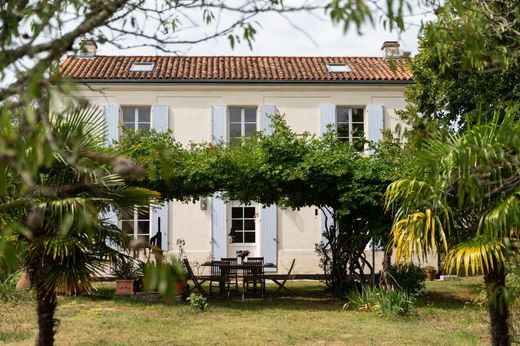 Vrijstaand huis in Saint-Sulpice-de-Royan, Charente-Maritime