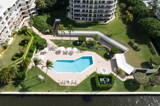 Apartment in Palm Beach, Florida