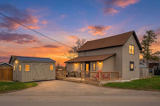 Dom jednorodzinny w Kawartha Lakes, Ontario