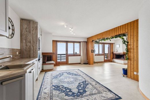 Apartment in Le Château-de-Ste-Croix, Jura-Nord vaudois District