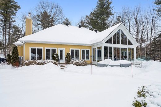 Detached House in Saint-Lazare, Montérégie