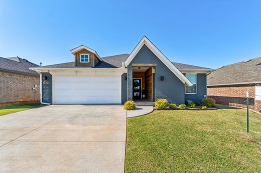 Luxury home in Edmond, Oklahoma County