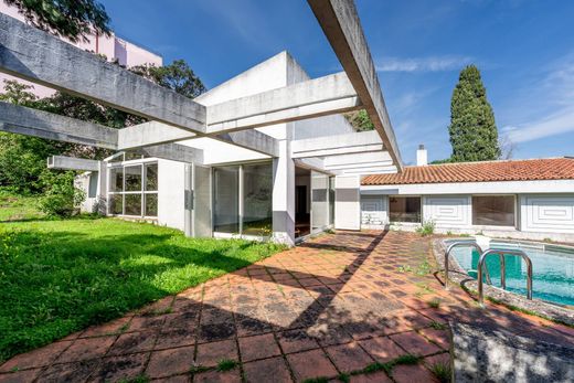 Detached House in Amadora, Lisbon