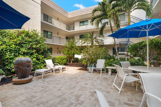 Apartment / Etagenwohnung in Naples, Collier County