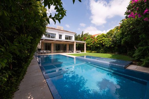 Detached House in Herzliya Pituah, Tel Aviv