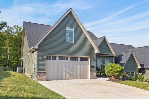 Luxury home in Coraopolis, Allegheny County