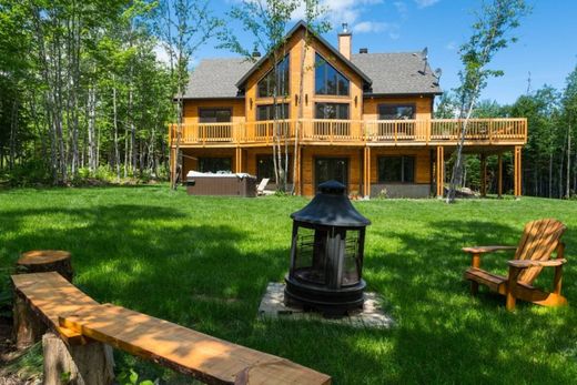 Detached House in Petite-Rivière-Saint-François, Capitale-Nationale