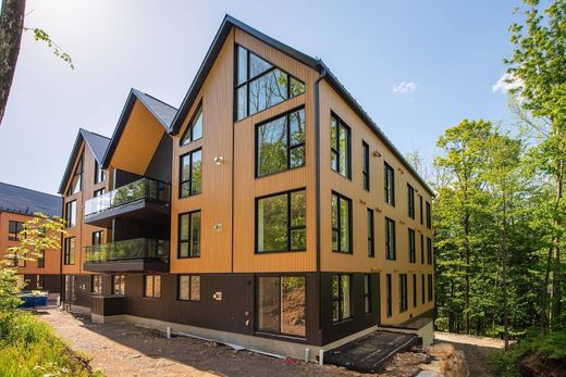 Piso / Apartamento en Bromont, Montérégie