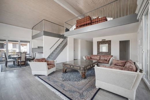 Apartment in Chavannes de Bogis, Nyon District