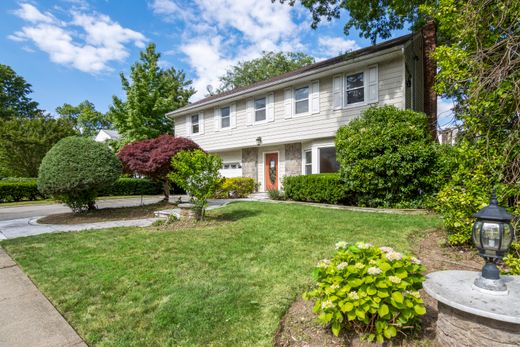 Einfamilienhaus in Westbury, Nassau County