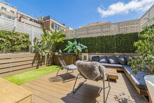 Apartment / Etagenwohnung in Barcelona, Provinz Barcelona