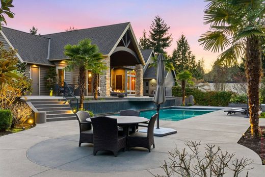 Luxury home in Lake Oswego, Clackamas County