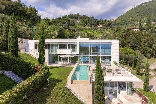 别墅  Gardone Riviera, 布雷西亚省