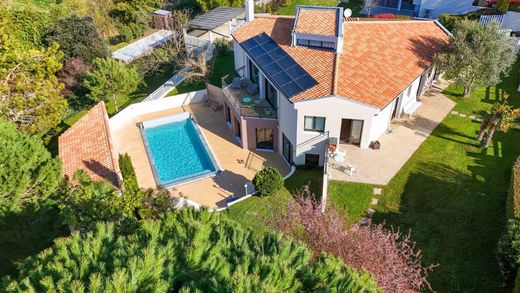 Detached House in Saint-Palais-sur-Mer, Charente-Maritime