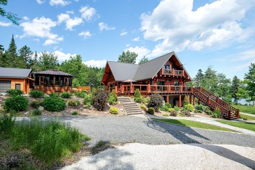 Detached House in Lac-aux-Sables, Mauricie