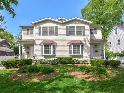 Duplex in Port Washington, Nassau County