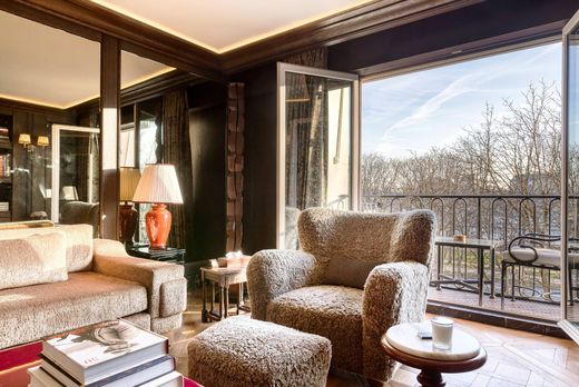 Apartment in Champs-Elysées, Madeleine, Triangle d’or, Paris