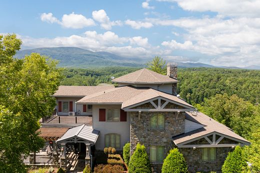 Detached House in Mill Spring, Polk County