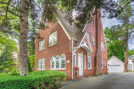 Einfamilienhaus in Forest Hills, Queens County