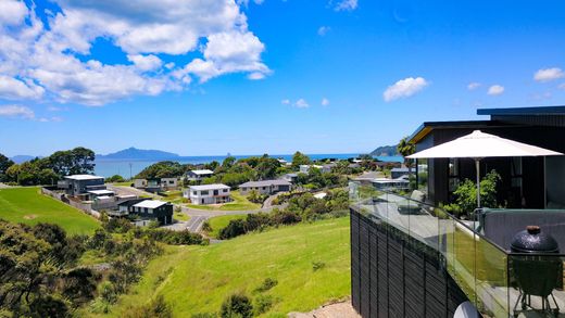 Luxe woning in Longs Beach, Whangarei