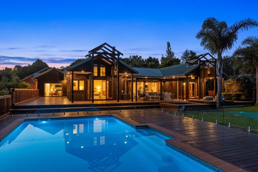 Luxury home in Rodney Point, Auckland