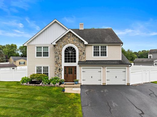 Detached House in Tinton Falls, Monmouth County