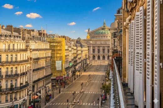 Apartment in Chatelet les Halles, Louvre-Tuileries, Palais Royal, Paris
