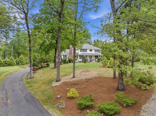 Luxury home in Bedford, Hillsborough County