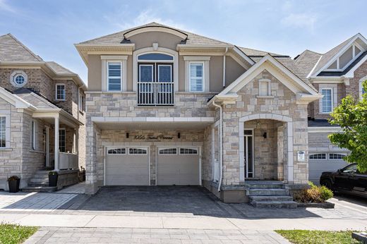 Detached House in Pickering, Ontario