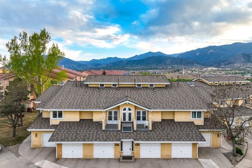 Luxury home in Colorado Springs, El Paso County