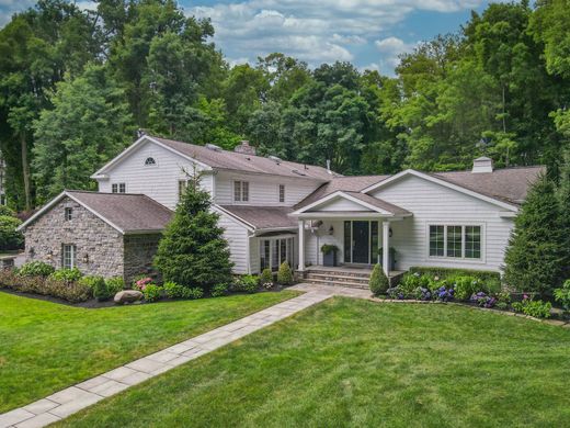 Detached House in Gates Mills, Cuyahoga County