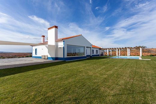 Landhuis in Mértola, Distrito de Beja