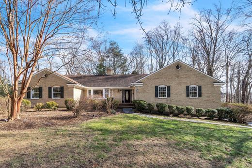 Luxury home in Potomac, Montgomery County