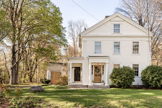 Detached House in Glastonbury, Hartford County