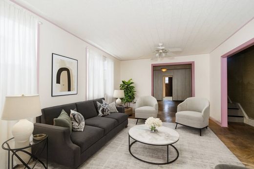 Casa Independente - Glendale, Queens County