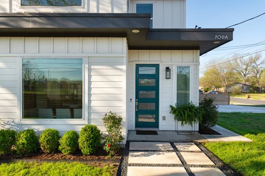 Detached House in Austin, Travis County