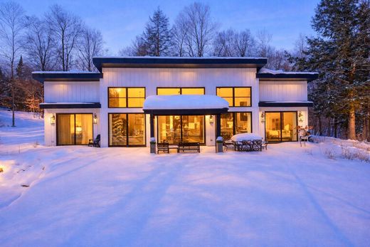 Detached House in Bolton-Est, Estrie