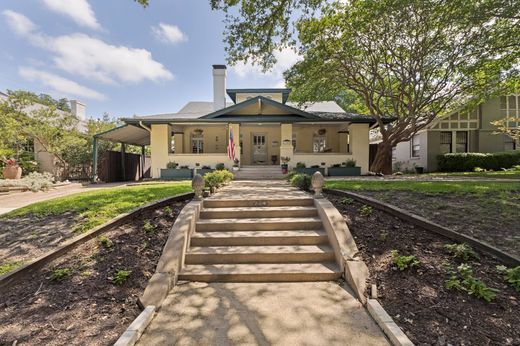Detached House in Dallas, Dallas County