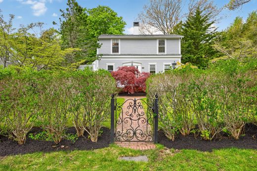 Detached House in Cotuit, Barnstable County