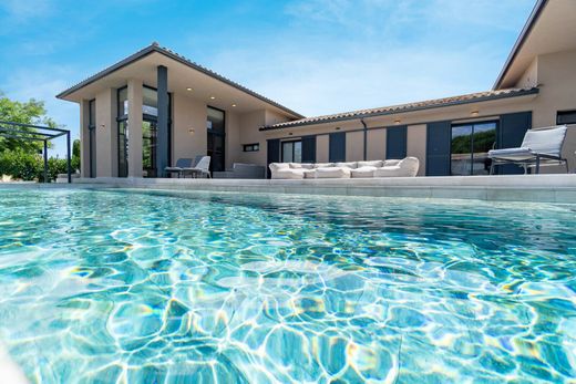 Detached House in Navata, Province of Girona
