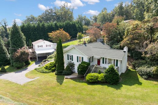 Μονοκατοικία σε Candler, Buncombe County