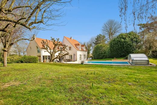 Detached House in Louveciennes, Yvelines