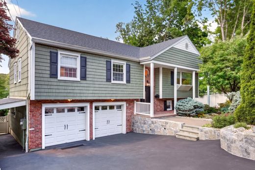 Detached House in Pleasantville, Westchester County