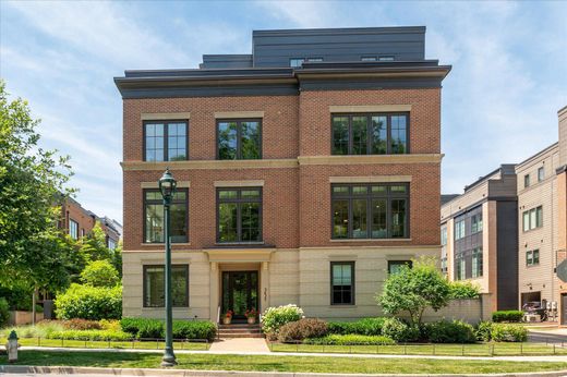 Townhouse in Chevy Chase, Washington County