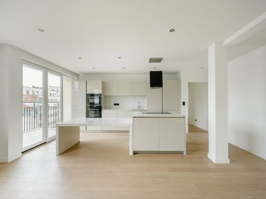 Apartment / Etagenwohnung in Ixelles/Elsene, Region Brüssel-Hauptstadt