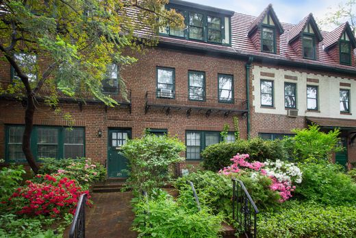 Luxury home in Forest Hills Gardens, Queens