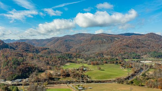 Teren w Tuckasegee, Jackson County