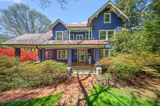 Luxury home in Chevy Chase, Washington County