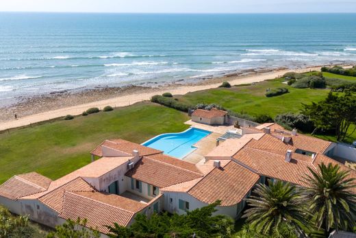 Detached House in Sainte-Marie-de-Ré, Charente-Maritime