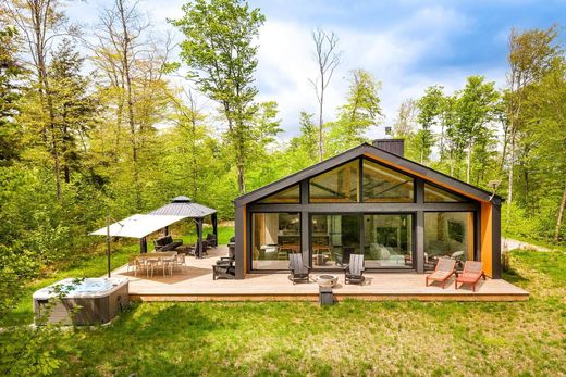 Detached House in La Conception, Laurentides